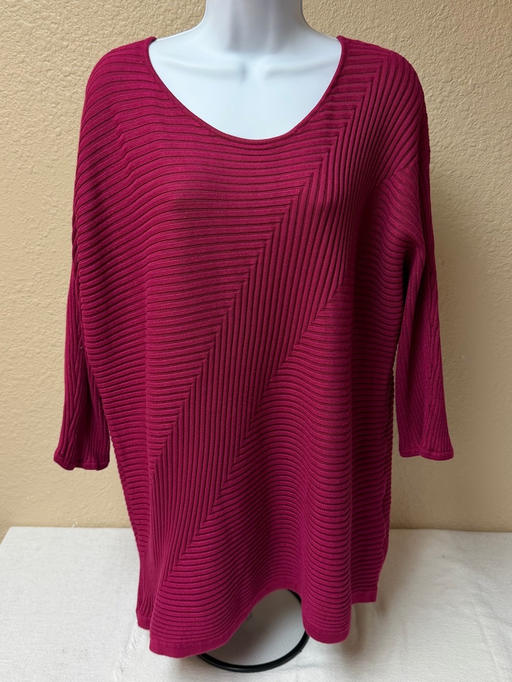 4/$20 Chico's Raspberry Ribbed Scoop-Neck Sweater
